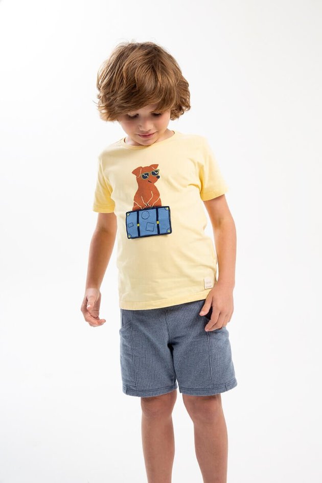 conjunto camiseta bermuda moda infantil menino masculino amarelo estampa azul bolso interativa moletom bugbee 11002cj lado